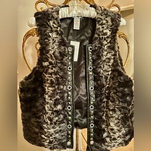 🎁NWT Cache Faux Fur Vest‎ fits Medium🎁